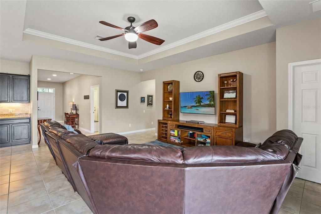 For Rent: $2,750 (4 beds, 2 baths, 2426 Square Feet)