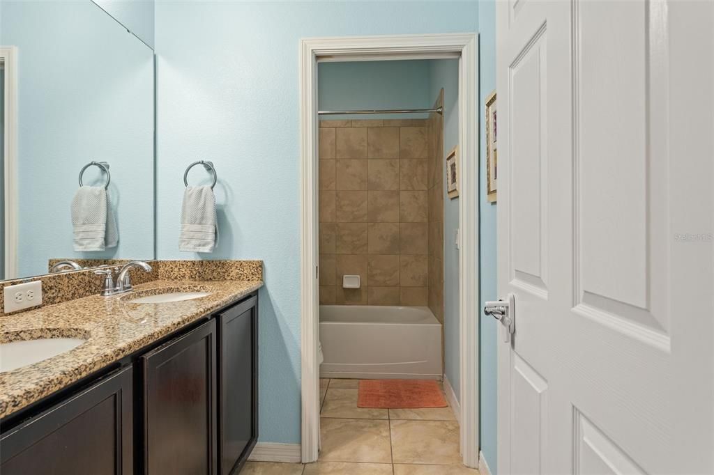 For Rent: $2,750 (4 beds, 2 baths, 2426 Square Feet)