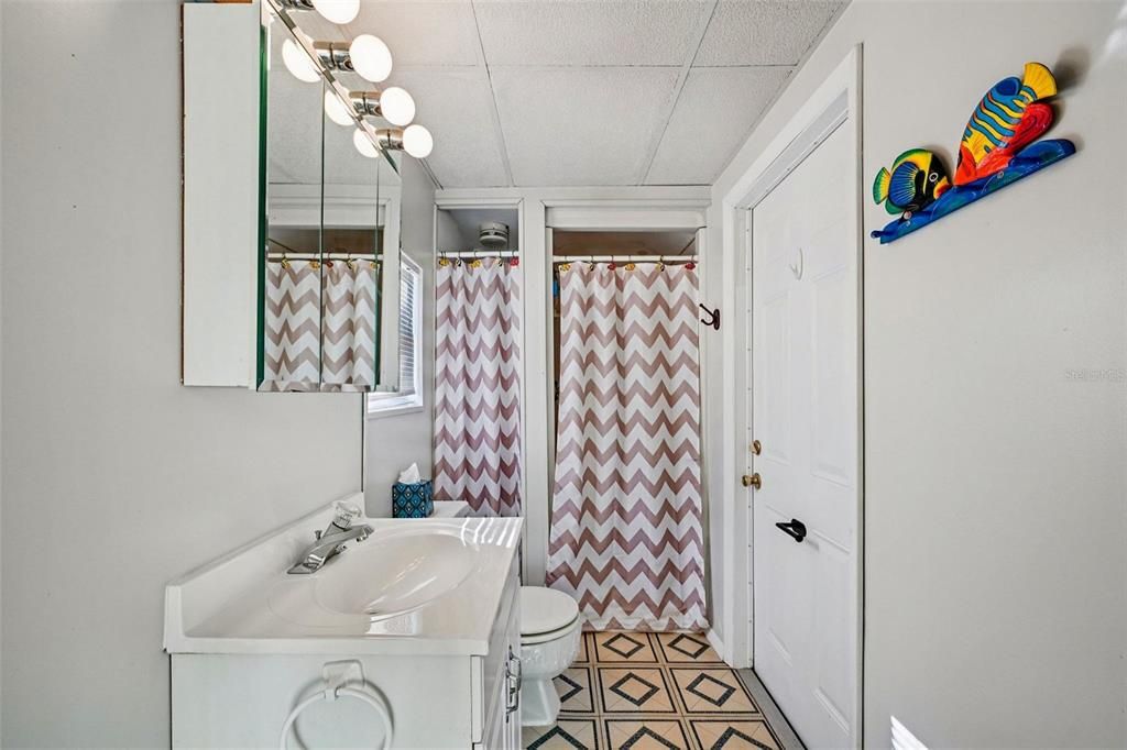 For Sale: $165,000 (2 beds, 2 baths, 740 Square Feet)