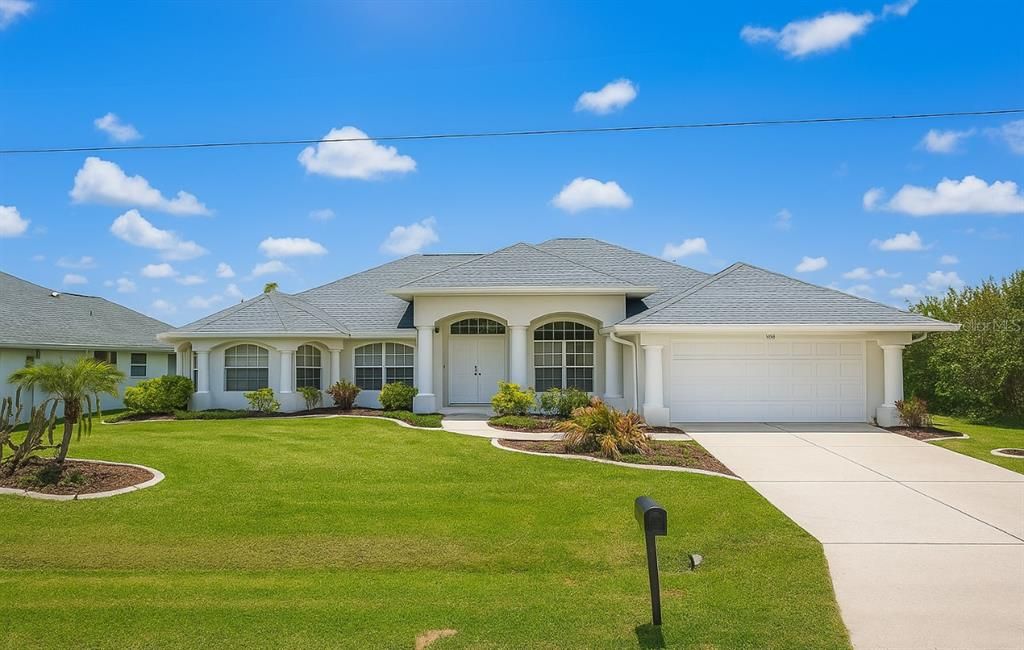 Active With Contract: $2,999 (4 beds, 4 baths, 2382 Square Feet)