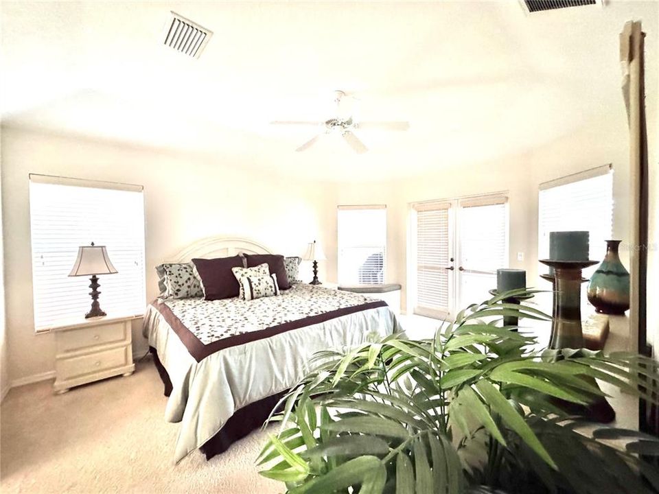 Active With Contract: $2,999 (4 beds, 4 baths, 2382 Square Feet)