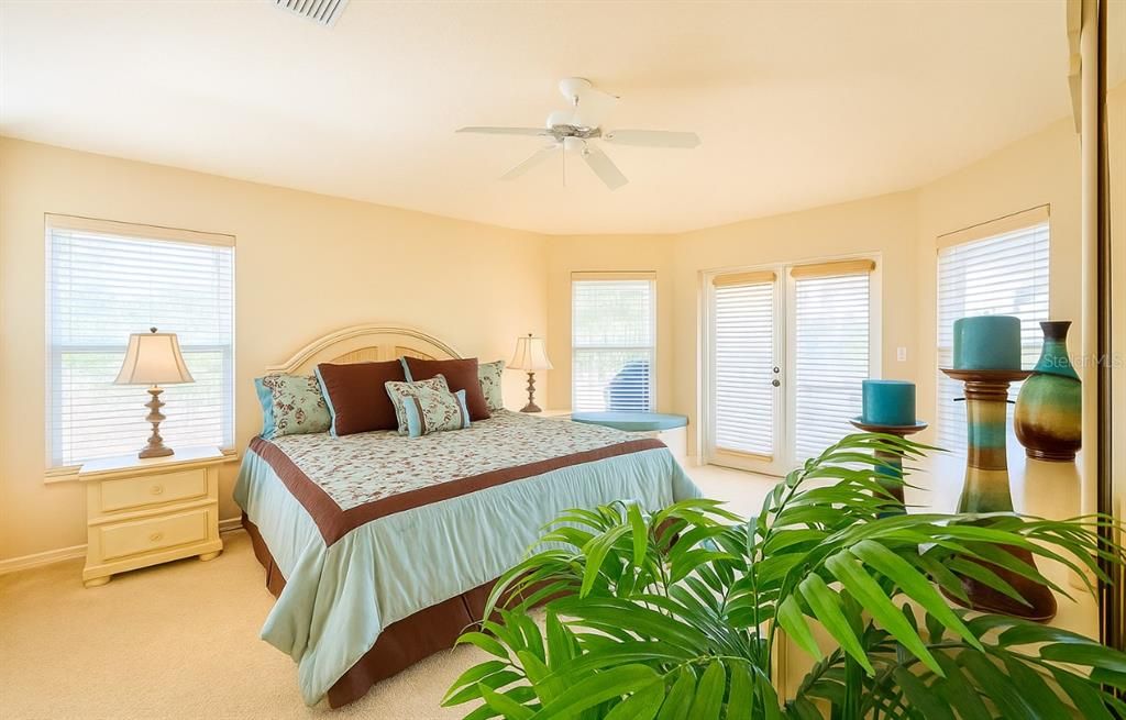 Active With Contract: $2,999 (4 beds, 4 baths, 2382 Square Feet)