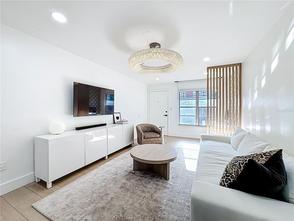 For Sale: $203,900 (1 beds, 1 baths, 630 Square Feet)