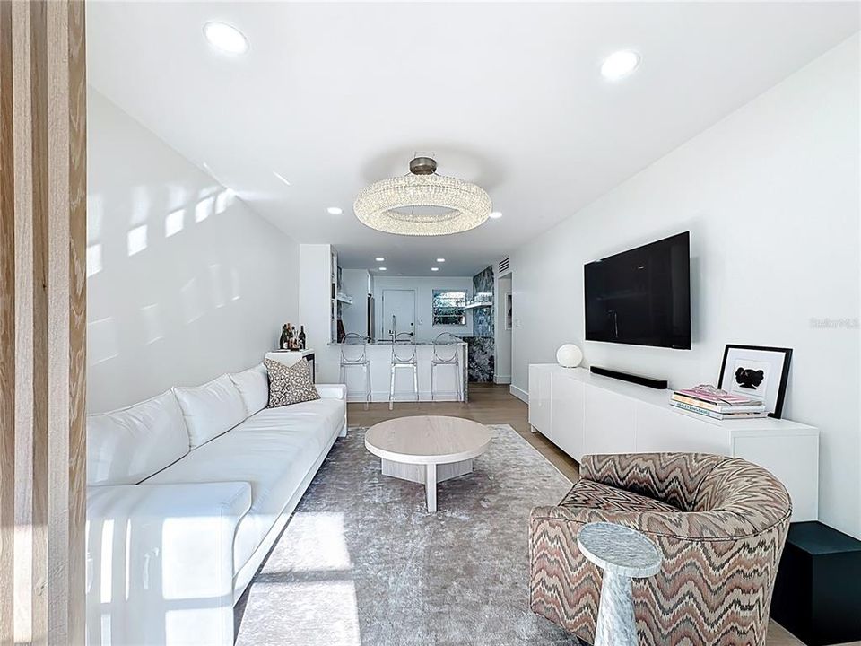 For Sale: $203,900 (1 beds, 1 baths, 630 Square Feet)