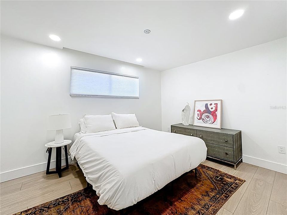 For Sale: $203,900 (1 beds, 1 baths, 630 Square Feet)