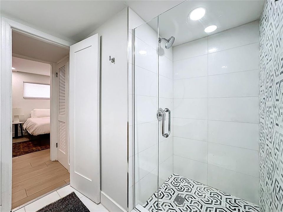 For Sale: $203,900 (1 beds, 1 baths, 630 Square Feet)