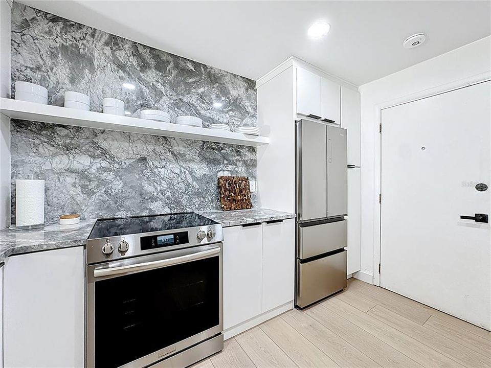 For Sale: $203,900 (1 beds, 1 baths, 630 Square Feet)