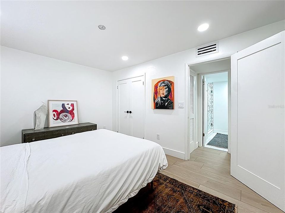 For Sale: $203,900 (1 beds, 1 baths, 630 Square Feet)