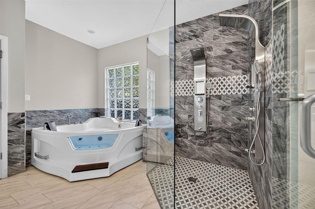 En Venta: $1,250,000 (4 camas, 3 baños, 3459 Pies cuadrados)