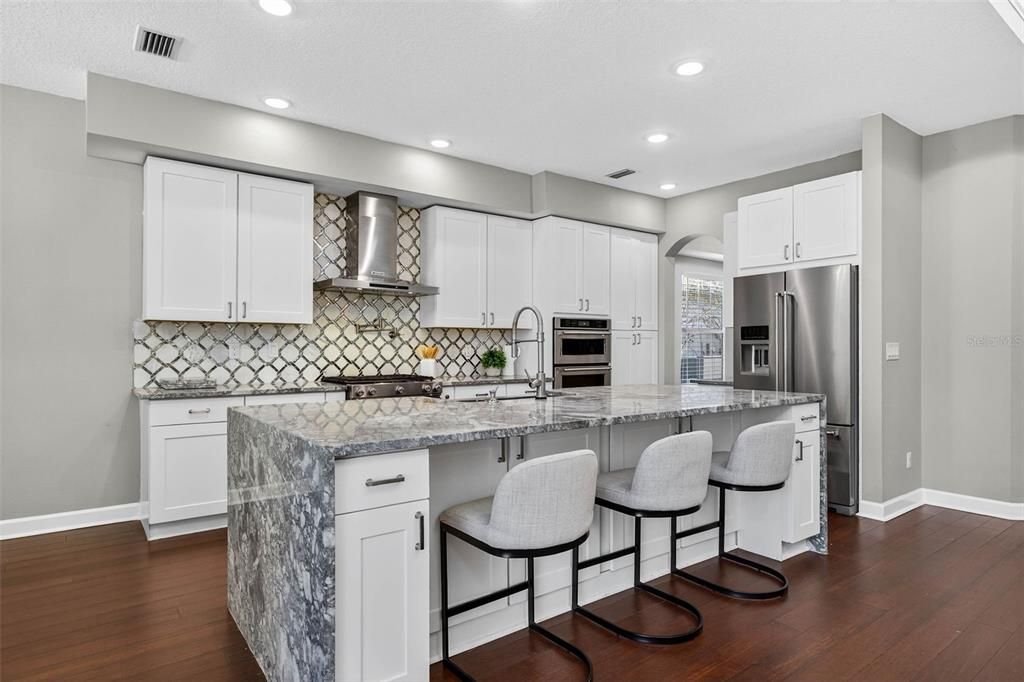 En Venta: $1,250,000 (4 camas, 3 baños, 3459 Pies cuadrados)