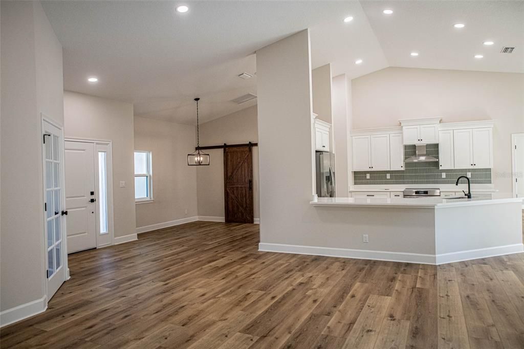 待售: $399,000 (3 贝兹, 2 浴室, 1902 平方英尺)