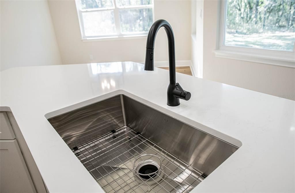 待售: $399,000 (3 贝兹, 2 浴室, 1902 平方英尺)