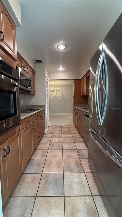 Active With Contract: $384,900 (3 beds, 2 baths, 1480 Square Feet)