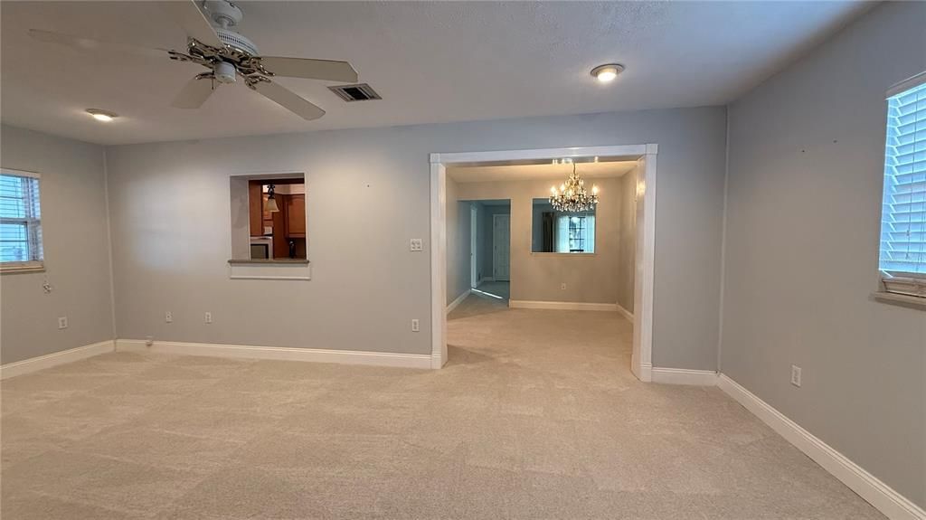 Active With Contract: $384,900 (3 beds, 2 baths, 1480 Square Feet)