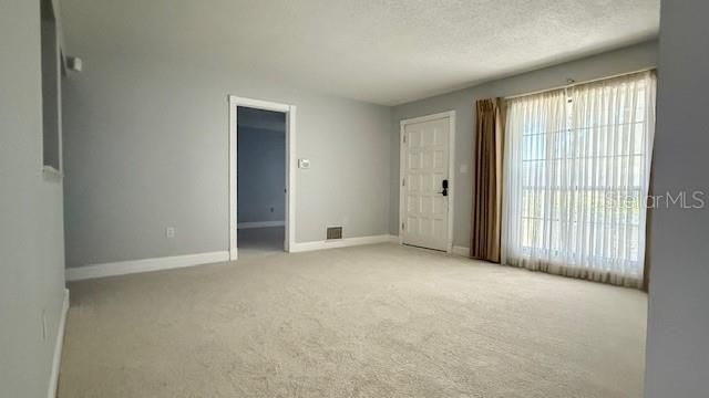 Active With Contract: $384,900 (3 beds, 2 baths, 1480 Square Feet)