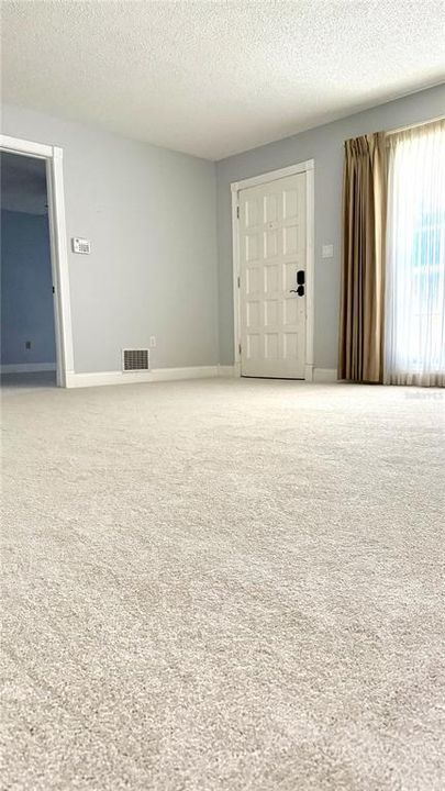 Active With Contract: $384,900 (3 beds, 2 baths, 1480 Square Feet)