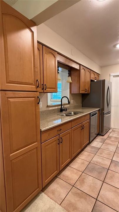 Active With Contract: $384,900 (3 beds, 2 baths, 1480 Square Feet)