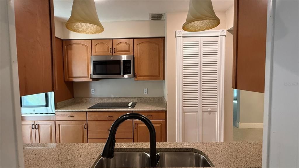 Active With Contract: $384,900 (3 beds, 2 baths, 1480 Square Feet)