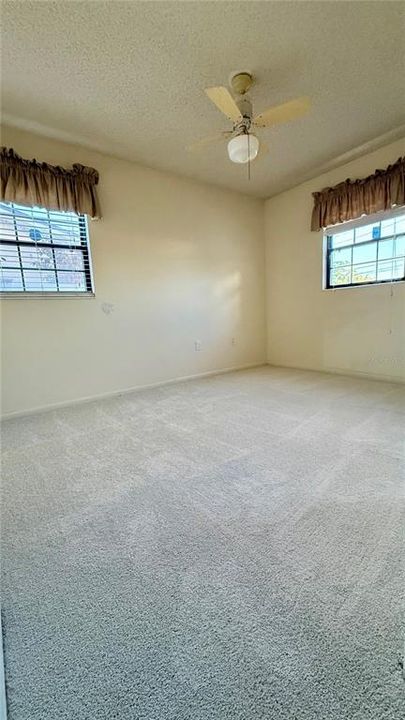 Active With Contract: $384,900 (3 beds, 2 baths, 1480 Square Feet)