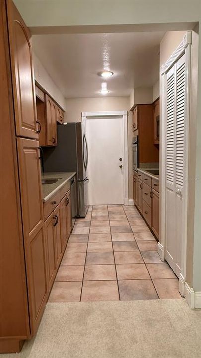 Active With Contract: $384,900 (3 beds, 2 baths, 1480 Square Feet)