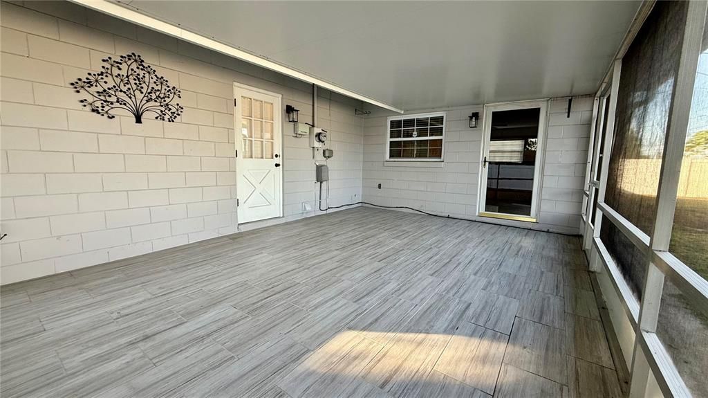 Active With Contract: $384,900 (3 beds, 2 baths, 1480 Square Feet)