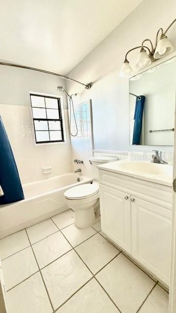 Active With Contract: $384,900 (3 beds, 2 baths, 1480 Square Feet)