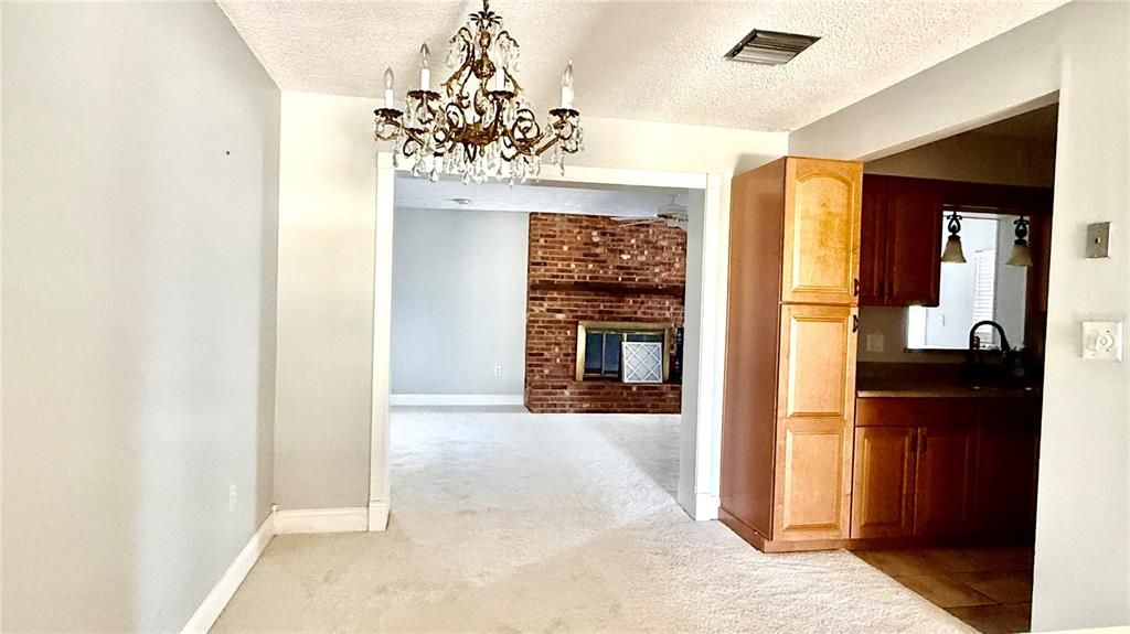 Active With Contract: $384,900 (3 beds, 2 baths, 1480 Square Feet)