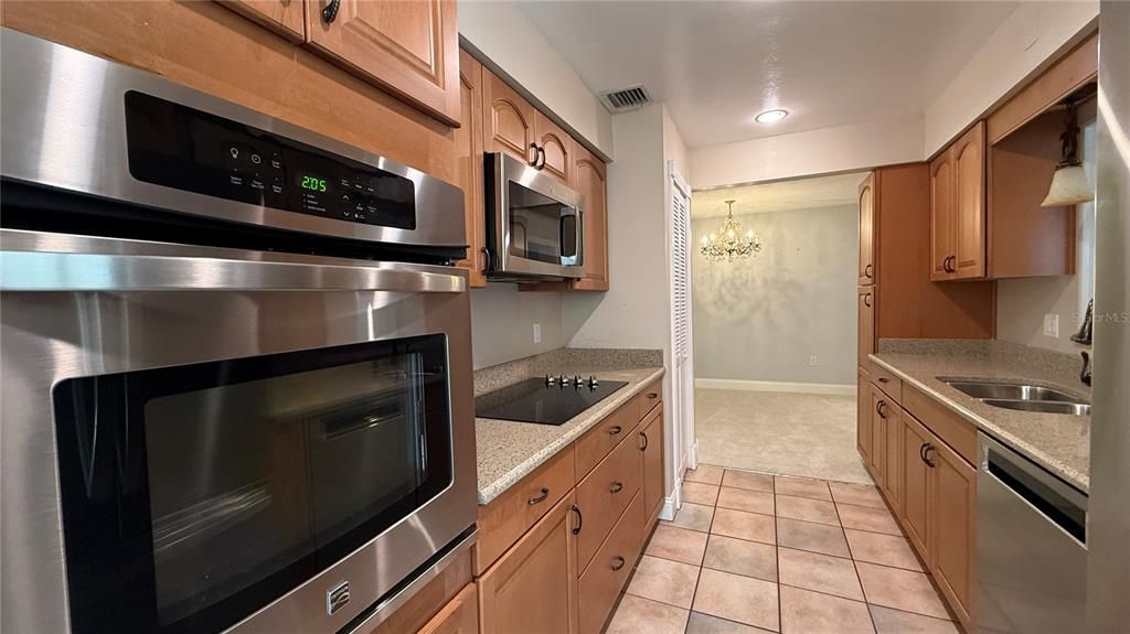 Active With Contract: $384,900 (3 beds, 2 baths, 1480 Square Feet)