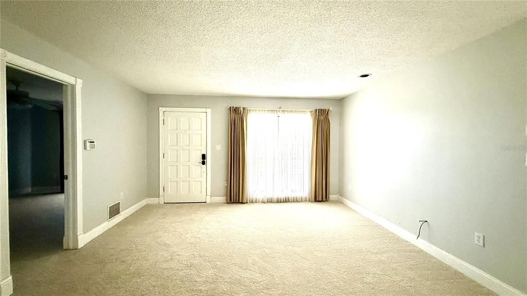 Active With Contract: $384,900 (3 beds, 2 baths, 1480 Square Feet)