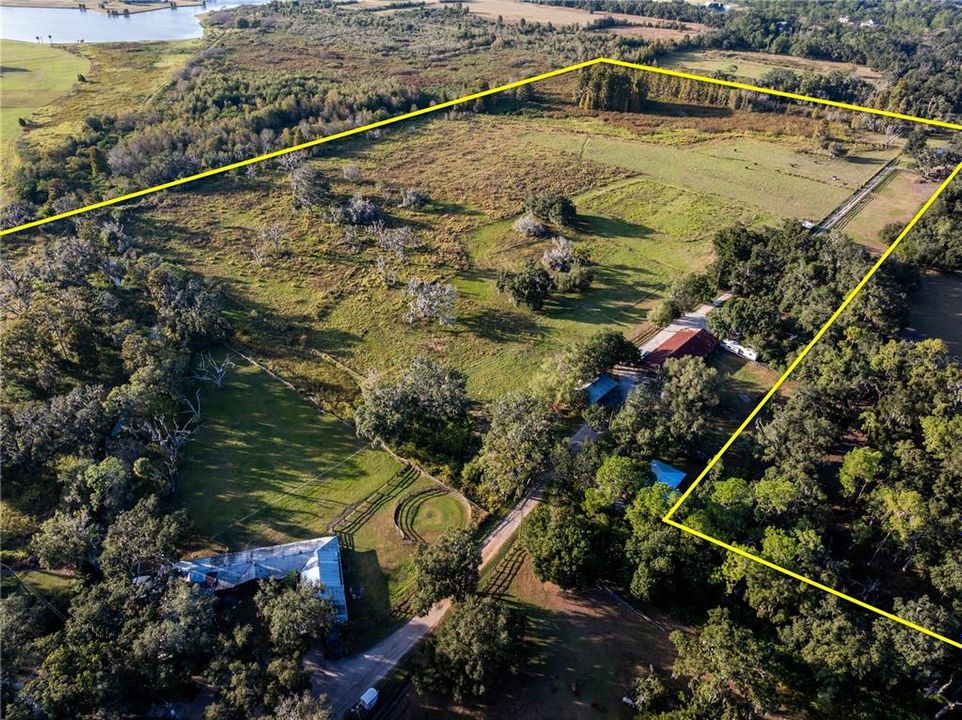 На продажу: $5,900,000 (82.17 acres)
