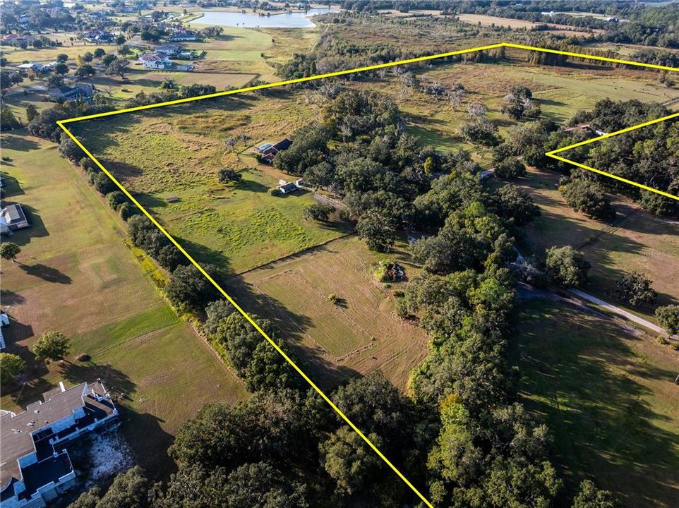 На продажу: $5,900,000 (82.17 acres)