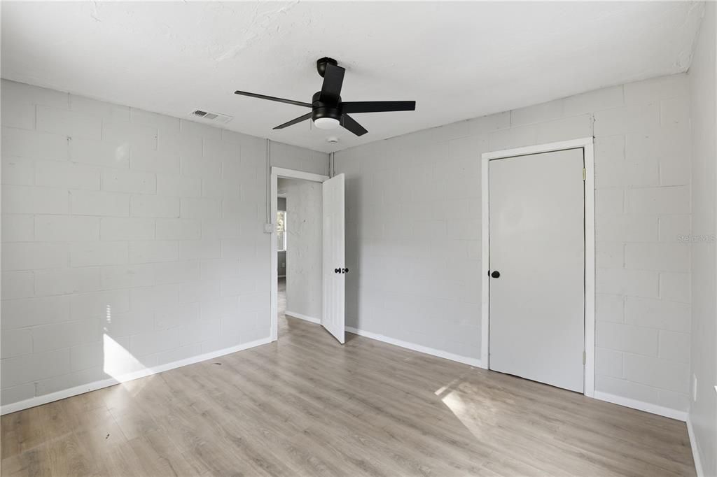 Active With Contract: $130,000 (2 beds, 1 baths, 720 Square Feet)