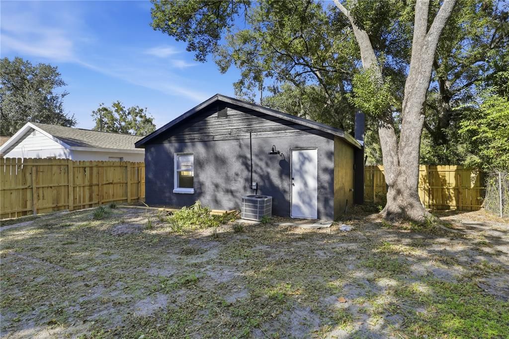 Active With Contract: $130,000 (2 beds, 1 baths, 720 Square Feet)