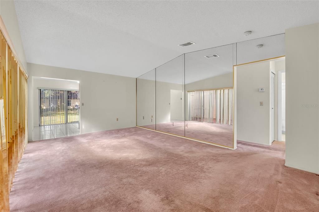 Active With Contract: $249,900 (3 beds, 2 baths, 1192 Square Feet)