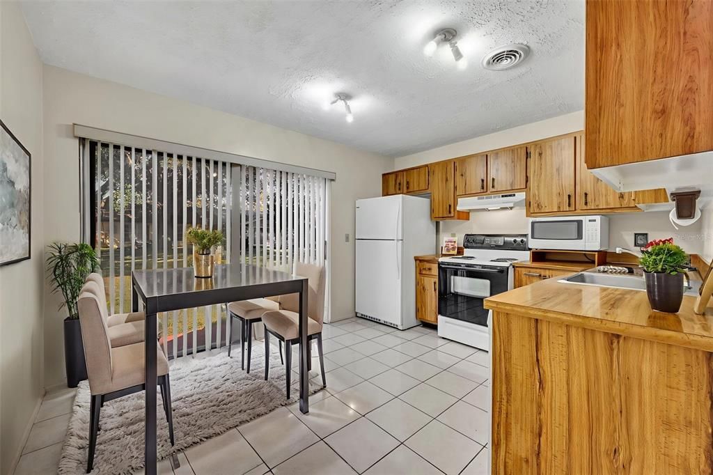 Active With Contract: $249,900 (3 beds, 2 baths, 1192 Square Feet)