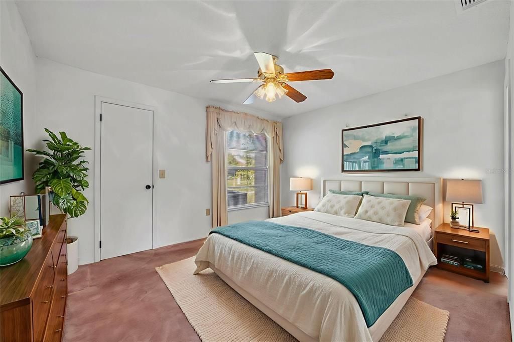 Active With Contract: $249,900 (3 beds, 2 baths, 1192 Square Feet)