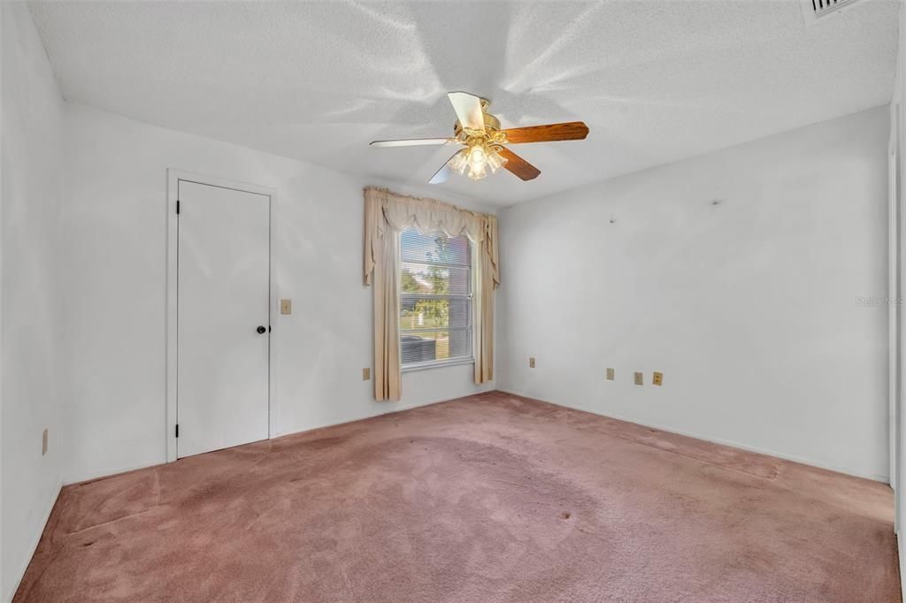 Active With Contract: $249,900 (3 beds, 2 baths, 1192 Square Feet)