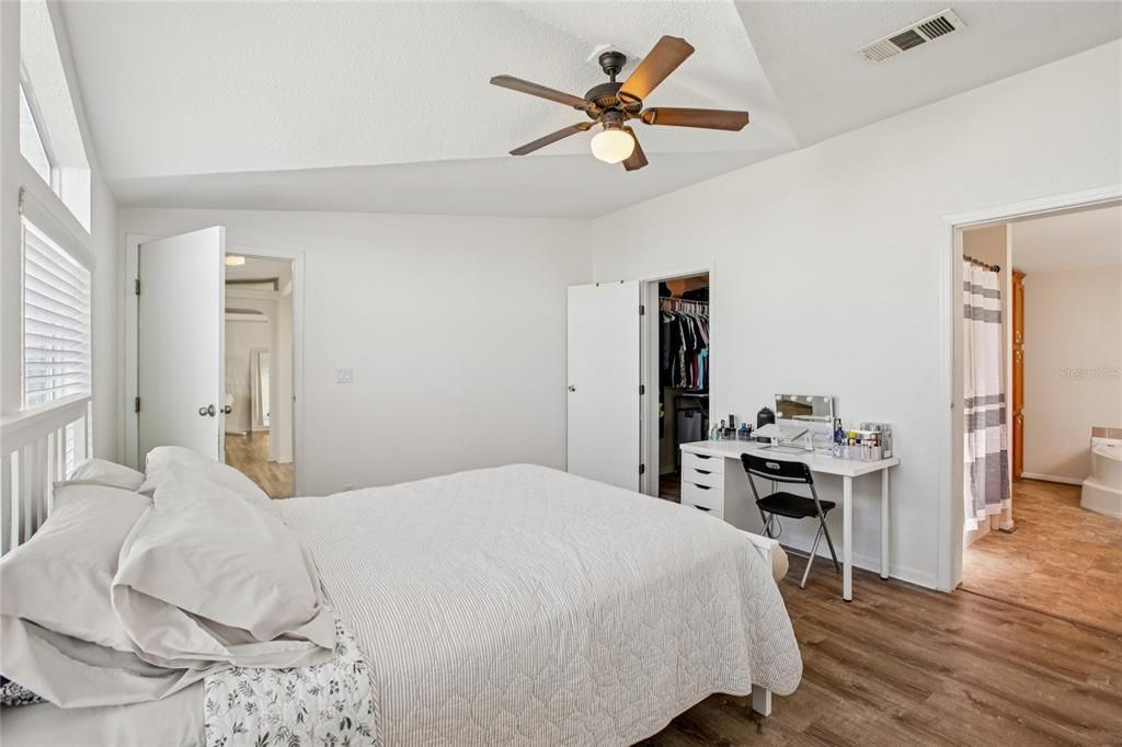 For Sale: $285,000 (3 beds, 2 baths, 2094 Square Feet)