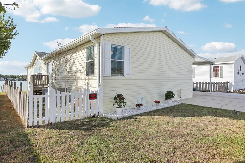 For Sale: $285,000 (3 beds, 2 baths, 2094 Square Feet)