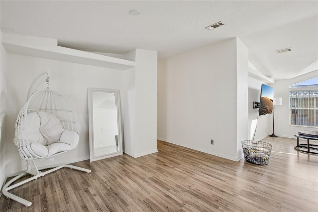 For Sale: $285,000 (3 beds, 2 baths, 2094 Square Feet)