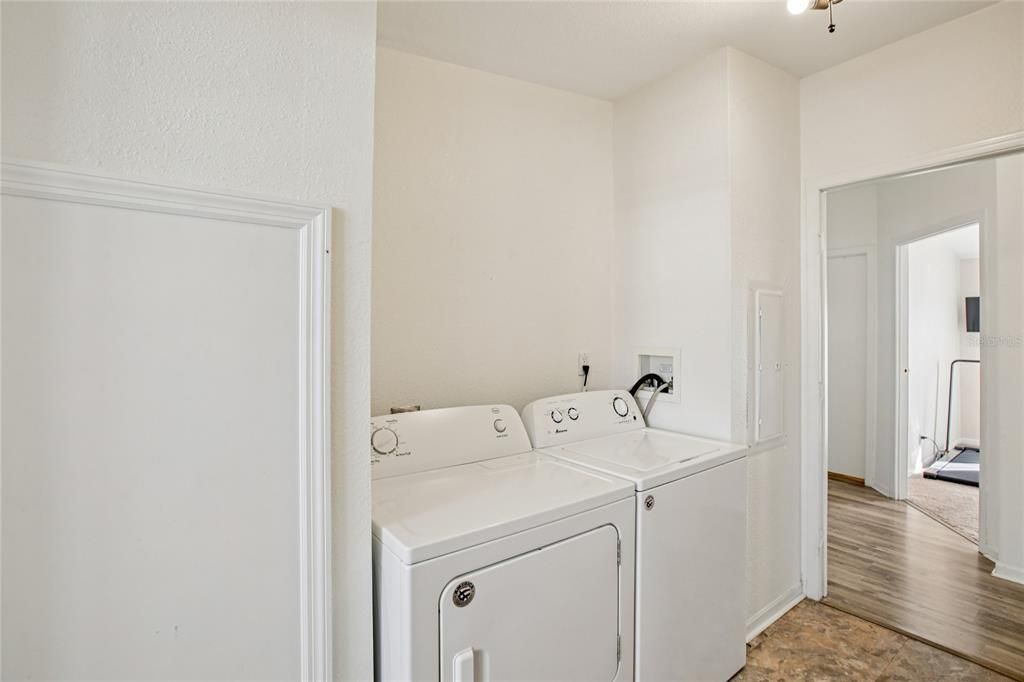 For Sale: $285,000 (3 beds, 2 baths, 2094 Square Feet)