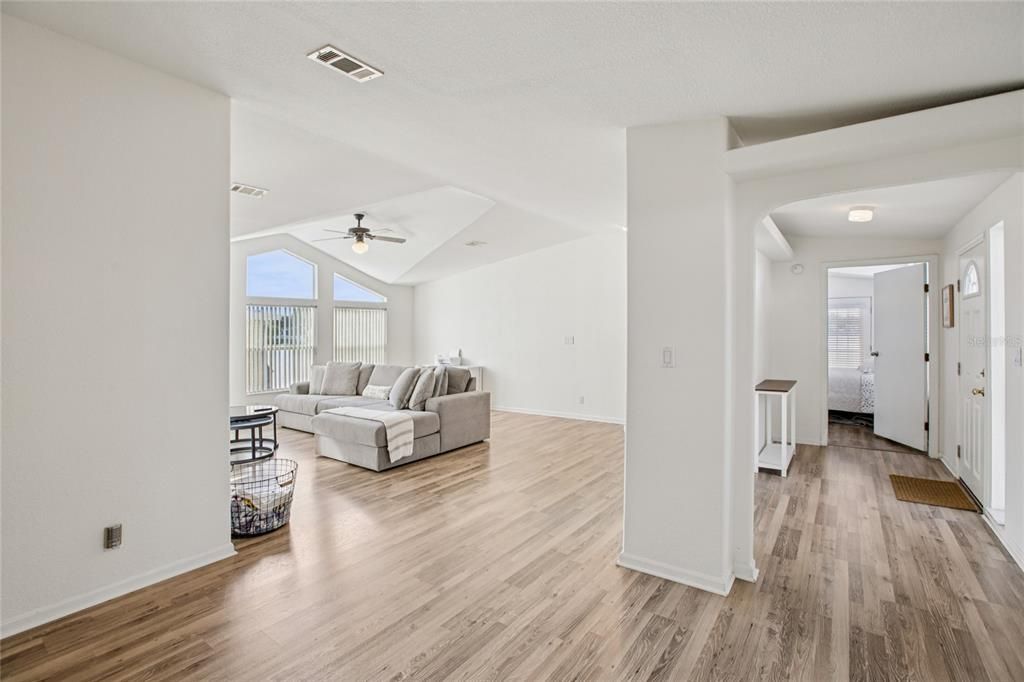 For Sale: $285,000 (3 beds, 2 baths, 2094 Square Feet)