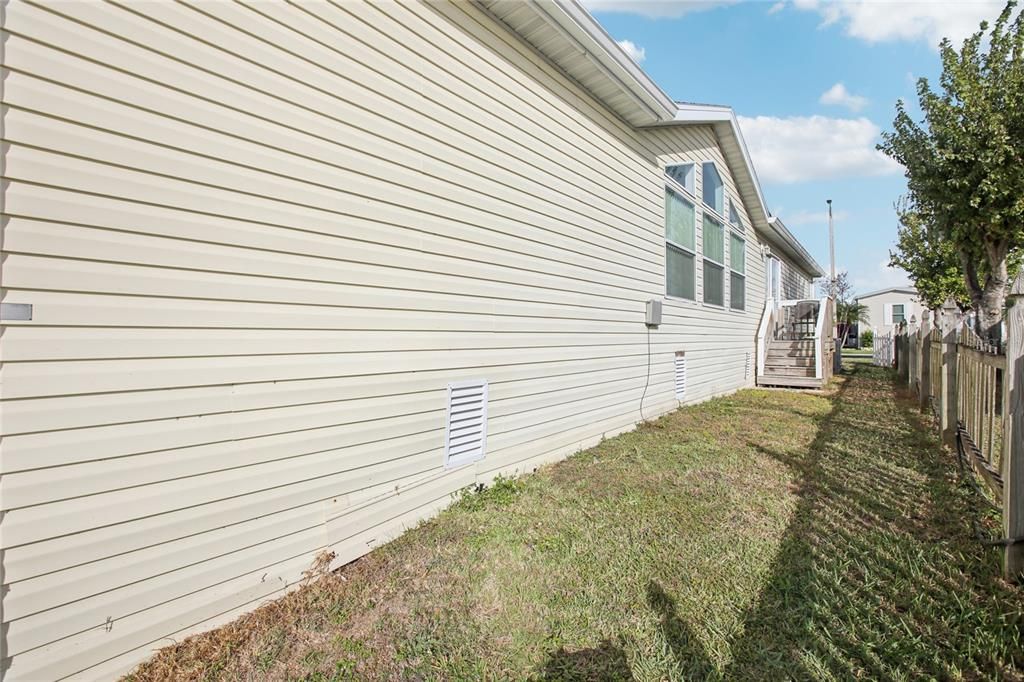 For Sale: $285,000 (3 beds, 2 baths, 2094 Square Feet)