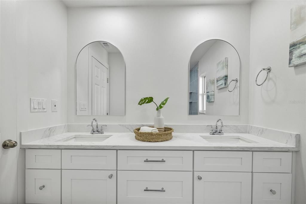 En Venta: $599,900 (4 camas, 2 baños, 1851 Pies cuadrados)