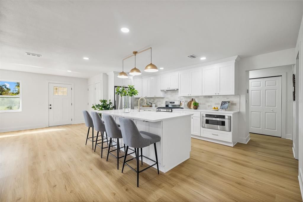 En Venta: $599,900 (4 camas, 2 baños, 1851 Pies cuadrados)