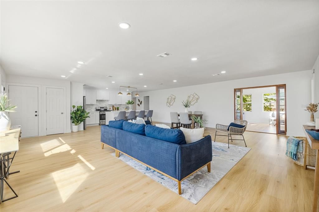 En Venta: $599,900 (4 camas, 2 baños, 1851 Pies cuadrados)