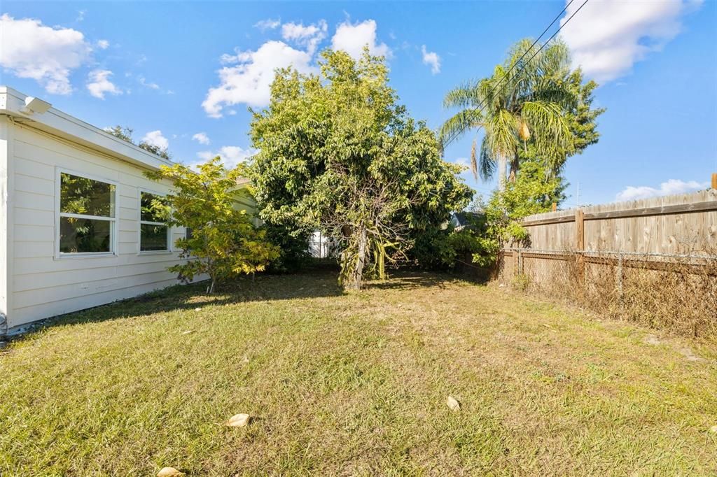 En Venta: $599,900 (4 camas, 2 baños, 1851 Pies cuadrados)