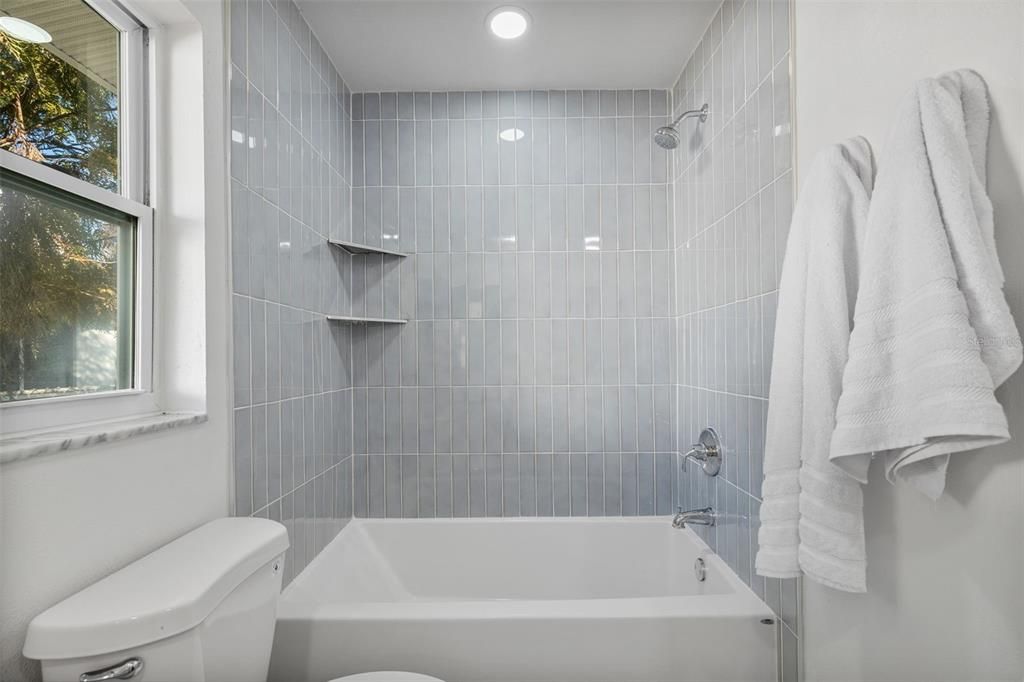 En Venta: $599,900 (4 camas, 2 baños, 1851 Pies cuadrados)