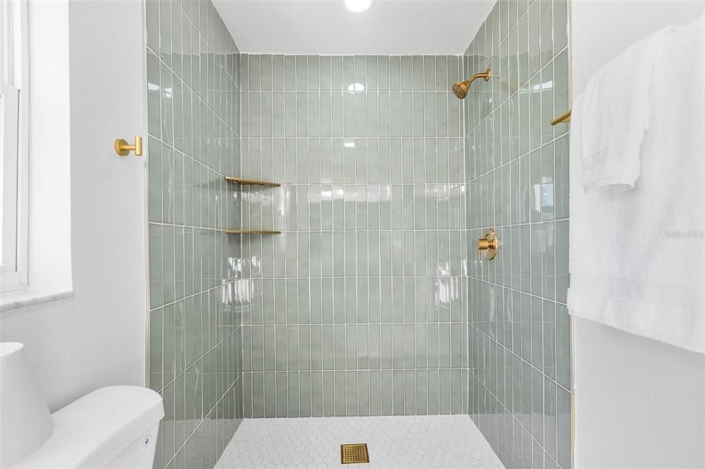 En Venta: $599,900 (4 camas, 2 baños, 1851 Pies cuadrados)