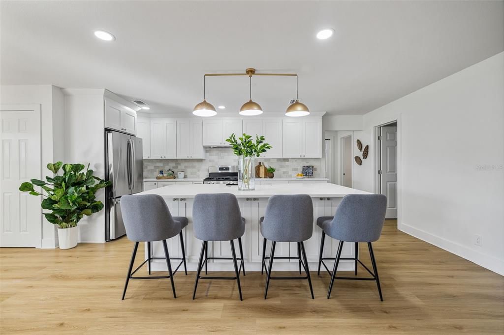 En Venta: $599,900 (4 camas, 2 baños, 1851 Pies cuadrados)